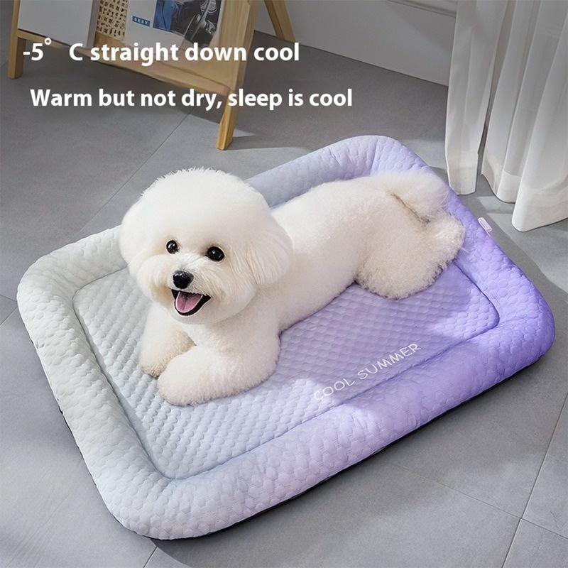 🐶🐱Pet Cooling Pad Mat for Dogs and Cats - Ice Silk Summer Cool Bed Blanket in Gradient Colors, Breathable Soft Sleeping Cushion for Indoor Floors Sofas